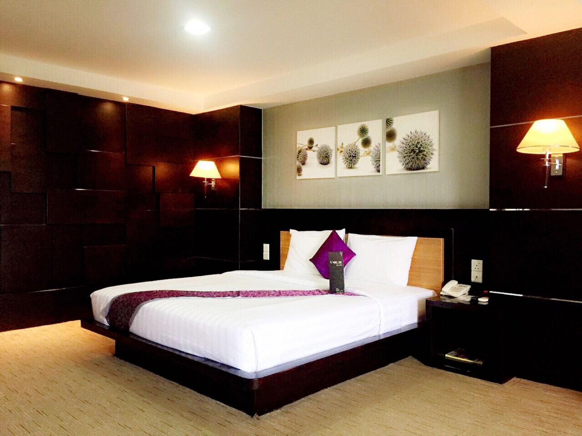 89 Hotel Batam Exterior foto